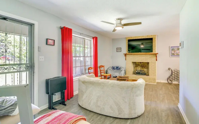 photo 4 of Quaint Oxford Home ~ 2 Mi to Ole Miss & The Grove!
