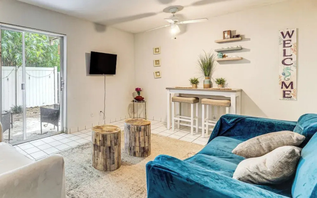 photo 2 of Quaint Pompano Beach Apartment w/ Patio!