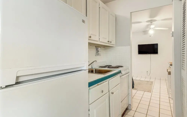 photo 5 of Quaint Pompano Beach Apartment w/ Patio!