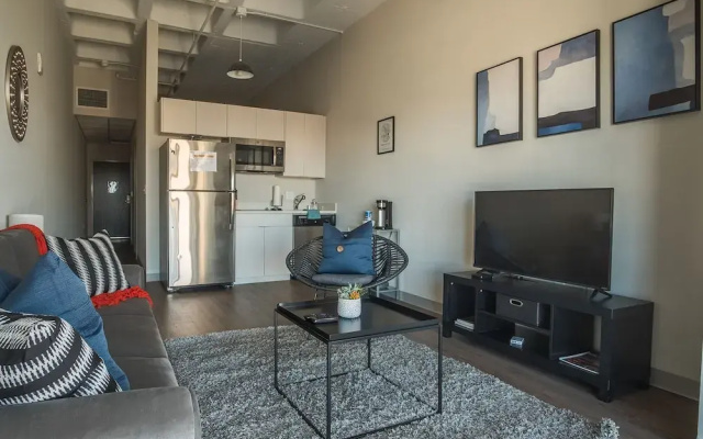 photo 5 of FRONTDESK 735 West Apts Westown Milwaukee