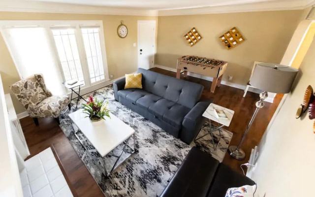 photo 2 of QUAINT UPDATED 2-BEDROOM HOUSE IN GLENDALE  (p2)