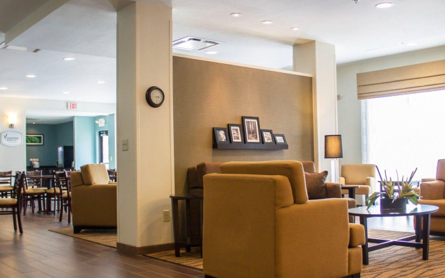 photo 2 of Quality Inn & Suites Middletown - Franklin