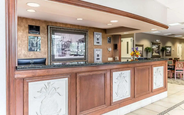 photo 2 of Quality Inn & Suites Georgetown
