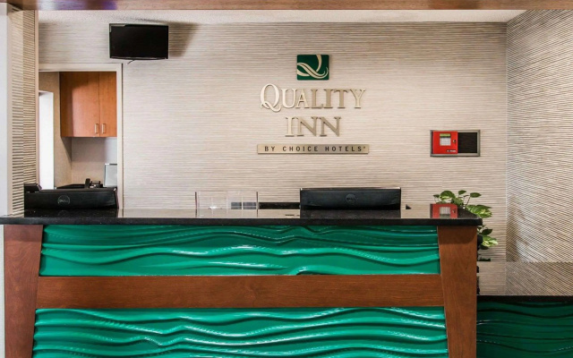photo 2 of Quality Inn & Suites Warren - Detroit