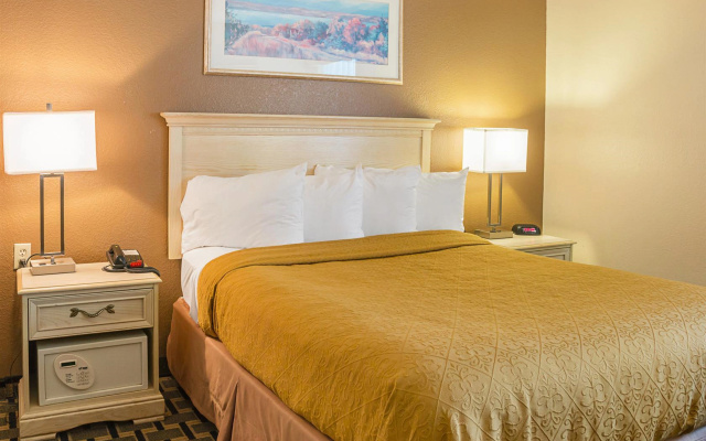 photo 3 of Quality Inn & Suites Detroit Metro Airport