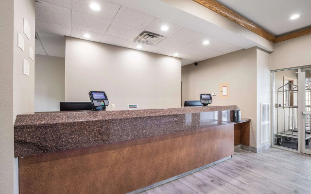 photo 2 of Quality Inn & Suites Lodi I-90