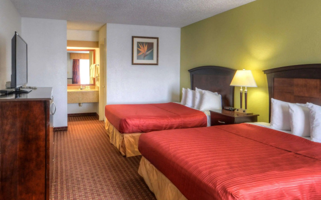 photo 5 of Quality Inn Plainview