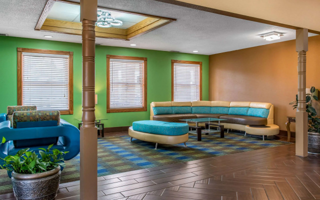 photo 2 of Quality Inn & Suites Bedford West