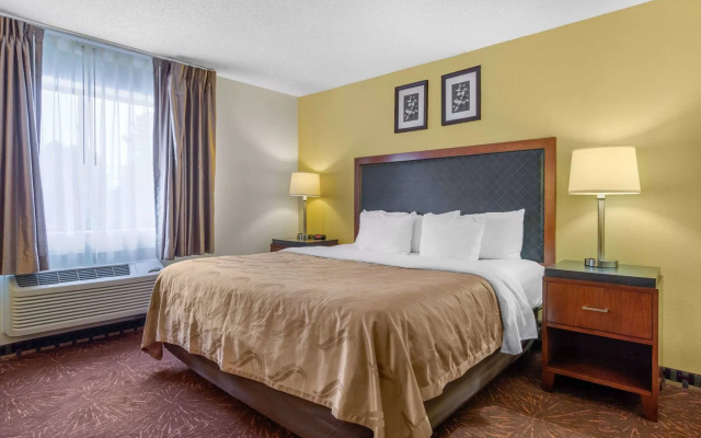 photo 3 of Spark by Hilton Lakewood Denver Southwest