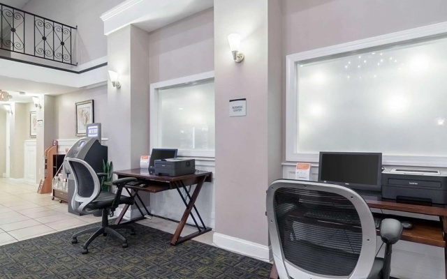 photo 4 of Rodeway Inn & Suites Williamsburg Central
