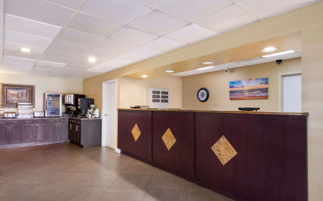 photo 2 of SureStay Hotel by Best Western St. Pete Clearwater Airport