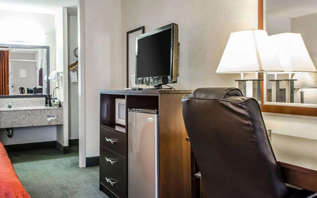 photo 3 of Quality Inn & Suites York East