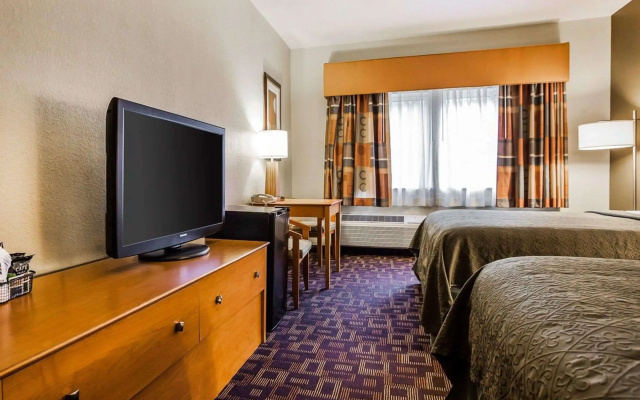 photo 4 of Quality Inn & Suites Des Moines Airport