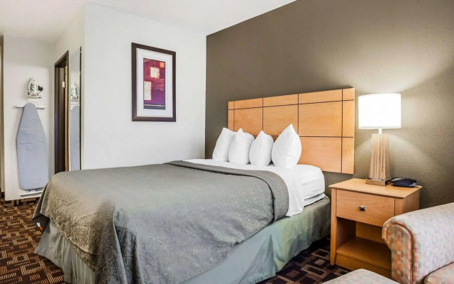 photo 5 of Quality Inn & Suites Des Moines Airport