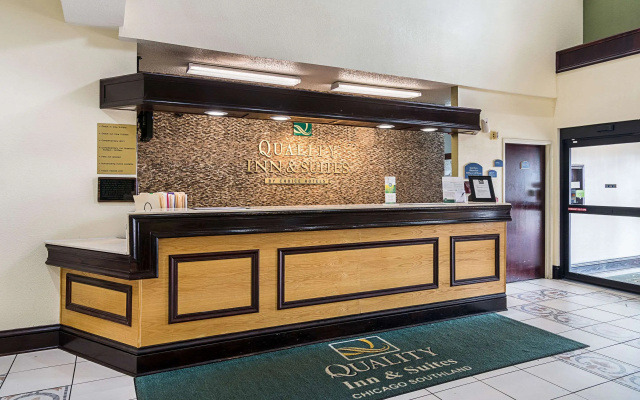 photo 2 of Quality Inn & Suites Harvey - Chicago Southland