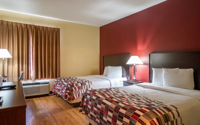 photo 5 of Red Roof Inn & Suites Indianapolis Airport