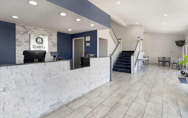 photo 2 of Quality Inn & Suites Bloomington University Area