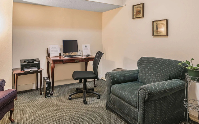 photo 3 of Quality Inn & Suites Albany Airport