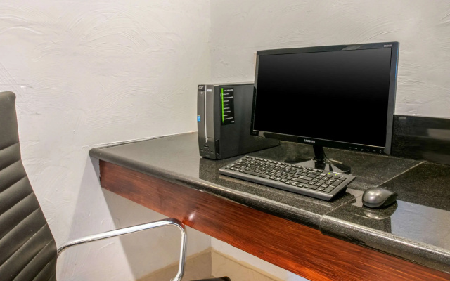 photo 4 of Quality Inn & Suites Jacksonville-Baymeadows