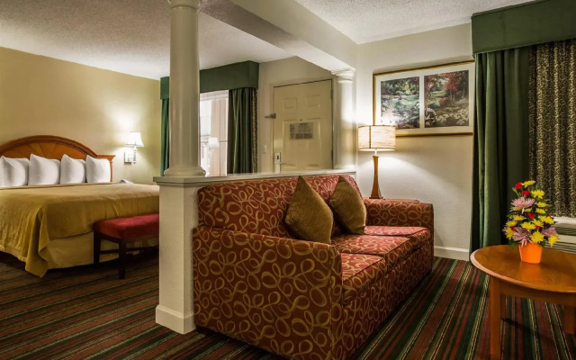 photo 2 of Quality Inn & Suites Biltmore East