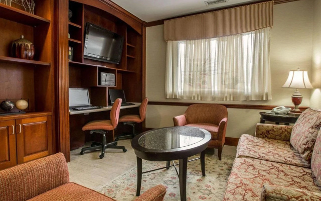 photo 4 of Quality Inn & Suites Biltmore East