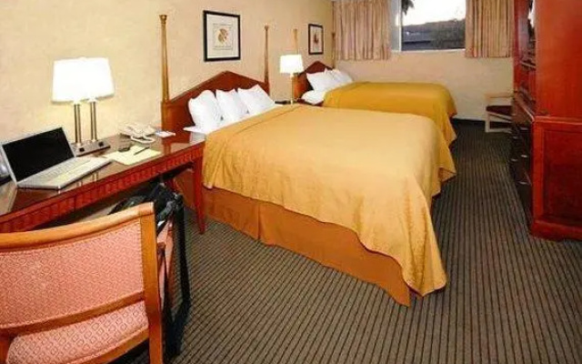photo 2 of Quality Inn & Suites Downtown Phoenix