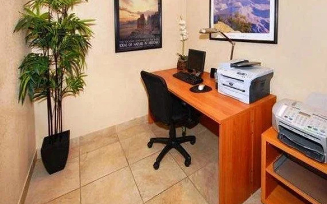 photo 3 of Quality Inn & Suites Downtown Phoenix
