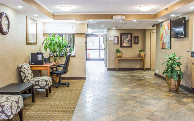 photo 2 of Rodeway Inn & Suites