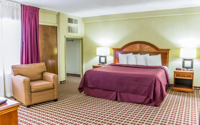 photo 4 of Rodeway Inn & Suites