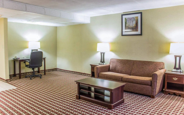 photo 5 of Rodeway Inn & Suites