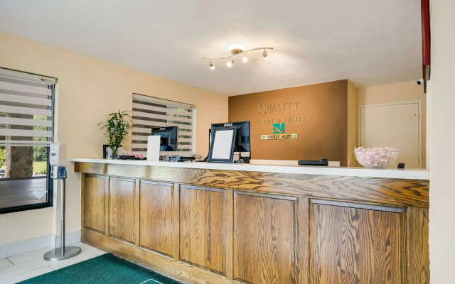 photo 2 of Quality Inn & Suites Mt Chalet