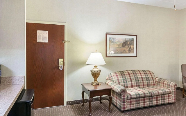 photo 5 of Quality Inn & Suites Skyways