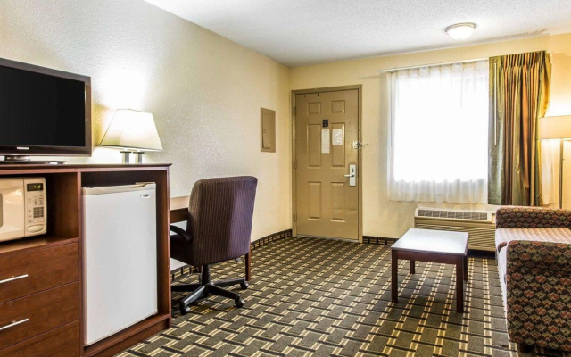 photo 2 of Quality Inn & Suites Morrow Atlanta South