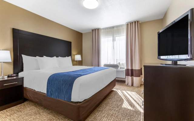 photo 4 of Comfort Inn & Suites Surprise Near Sun City West