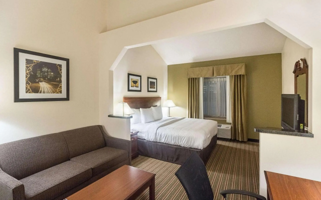 photo 5 of Quality Inn & Suites West Chase