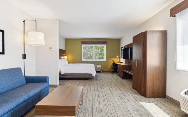 photo 4 of Holiday Inn Express & Suites Mountain View Silicon Valley by IHG