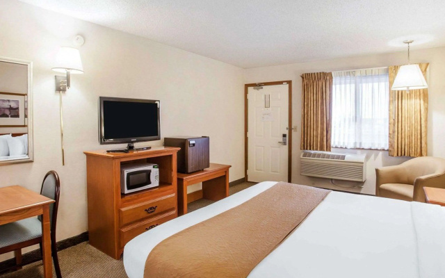 photo 3 of Quality Inn Mount Vernon