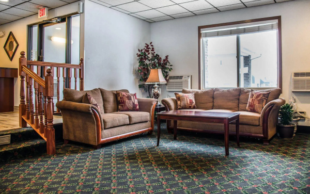 photo 3 of Hudson Inn & Suites