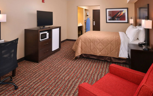 photo 5 of Quality Inn & Suites Tacoma - Seattle