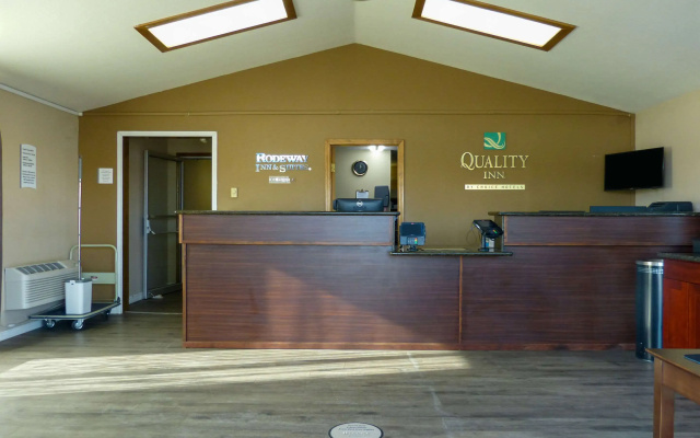 photo 2 of Quality Inn Ontario