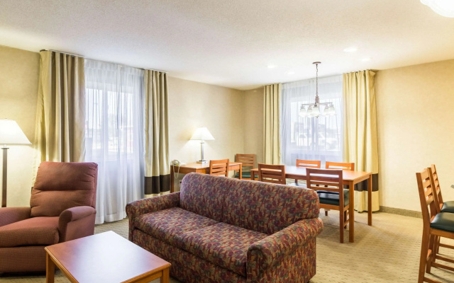 photo 3 of Quality Inn Marshall near University