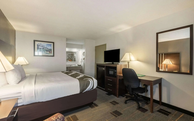 photo 4 of Quality Inn Cleveland North