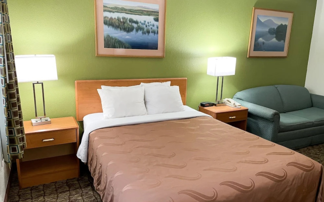 photo 5 of Hudson Inn & Suites