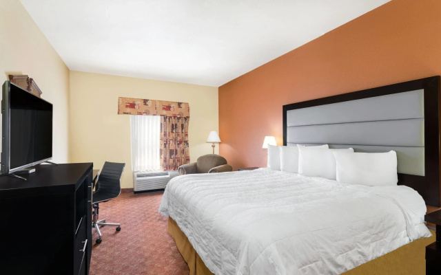 photo 4 of Baymont by Wyndham Fayetteville