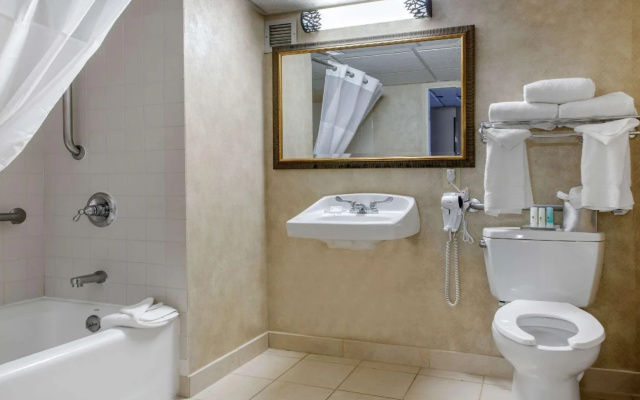 photo 5 of Quality Inn Airport