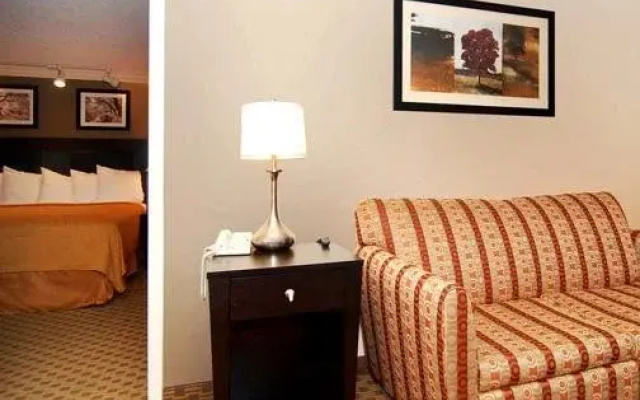 photo 2 of Quality Inn & Suites Wilmington