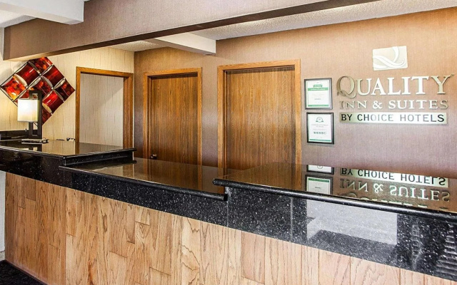 photo 2 of Quality Inn & Suites Davenport near I-80