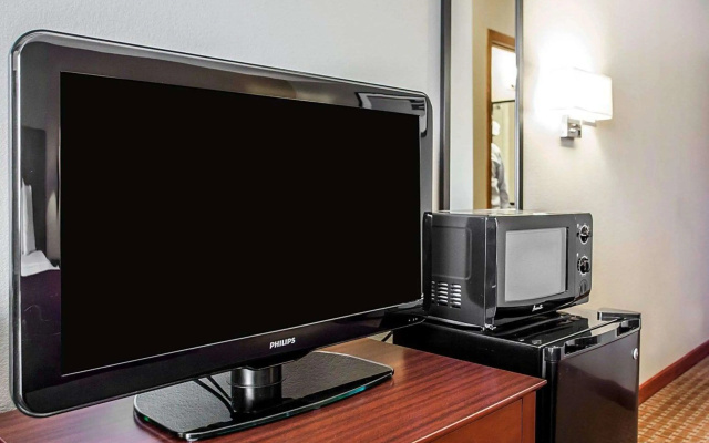 photo 5 of Quality Inn & Suites Davenport near I-80