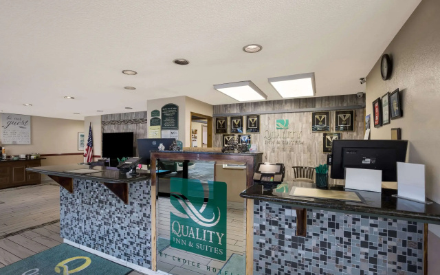 photo 2 of Quality Inn & Suites Medford Airport