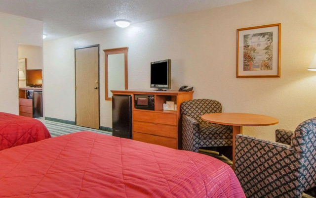 photo 3 of Quality Inn & Suites Medford Airport